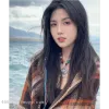 Cross-border scarf wholesale e-commerce live-streaming supply chain supply of shell-edge checkered triangular scarves Item Picture
